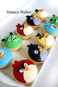 angry_birds_cupcakes_1